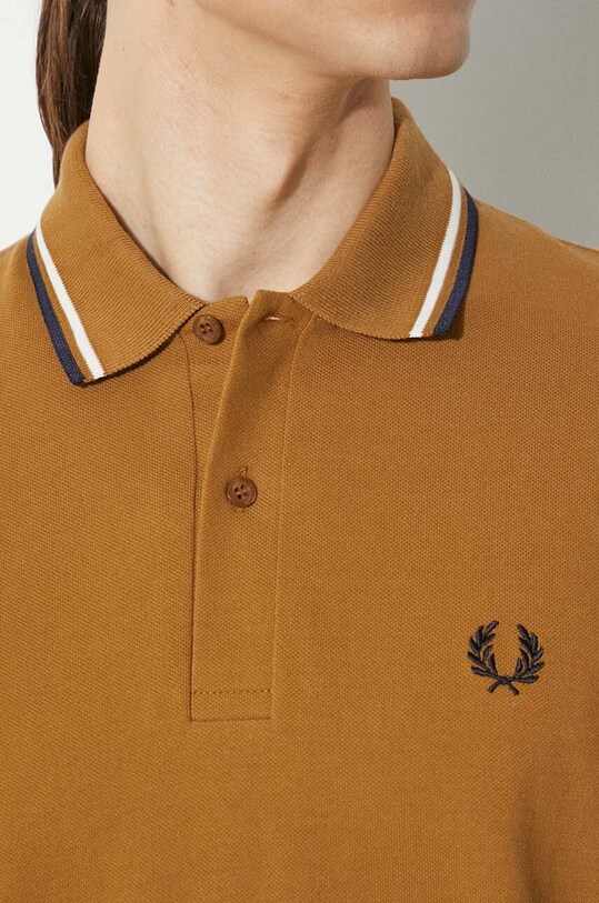 Odzież Fred Perry polo bawełniane Twin Tipped Shirt M12.V46 brązowy