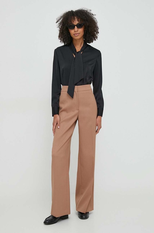 Kalhoty Calvin Klein K20K206333 béžová SS24