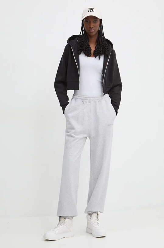 Tommy Jeans pamut melegítőnadrág DW0DW17309 szürke AW24