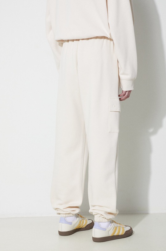 Oblečenie Tepláky adidas Originals Essentials Fleece Cargo IR5906 béžová