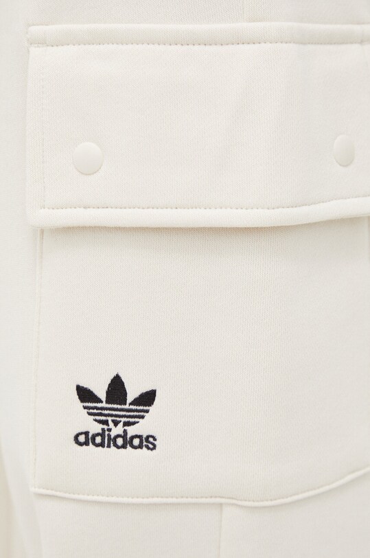 Спортен панталон adidas Originals Essentials Fleece Cargo бежов IR5906