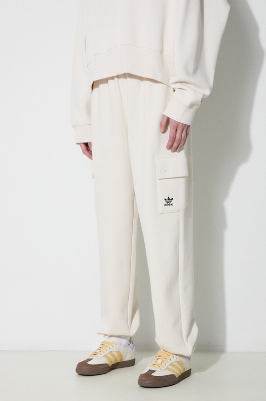 Tepláky adidas Originals Essentials Fleece Cargo béžová IR5906