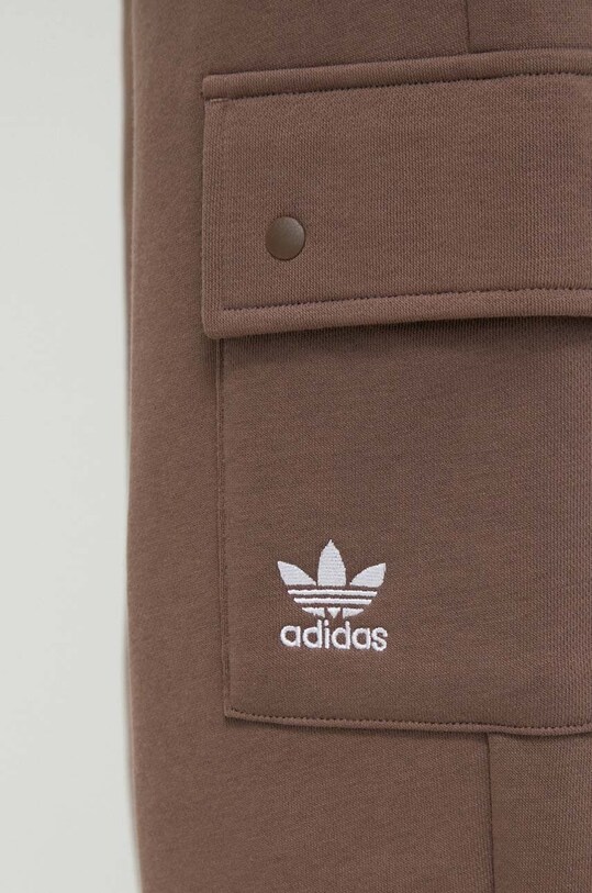 adidas Originals spodnie dresowe Cargo Jogger brązowy IR5909