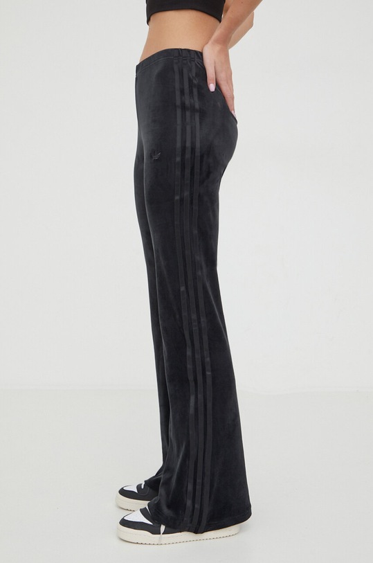 adidas Originals pantaloni da tuta in velluto Velvet Planet friendly nero IT9661