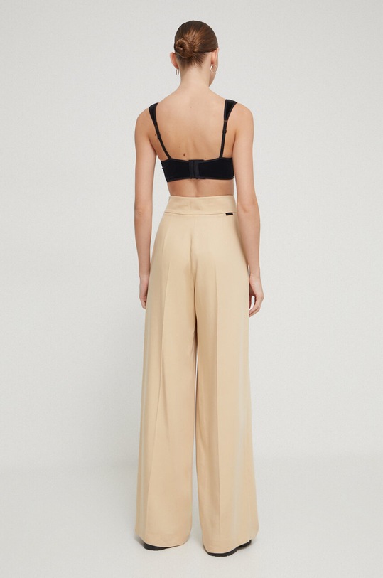 Nohavice HUGO 50515270 béžová SS24