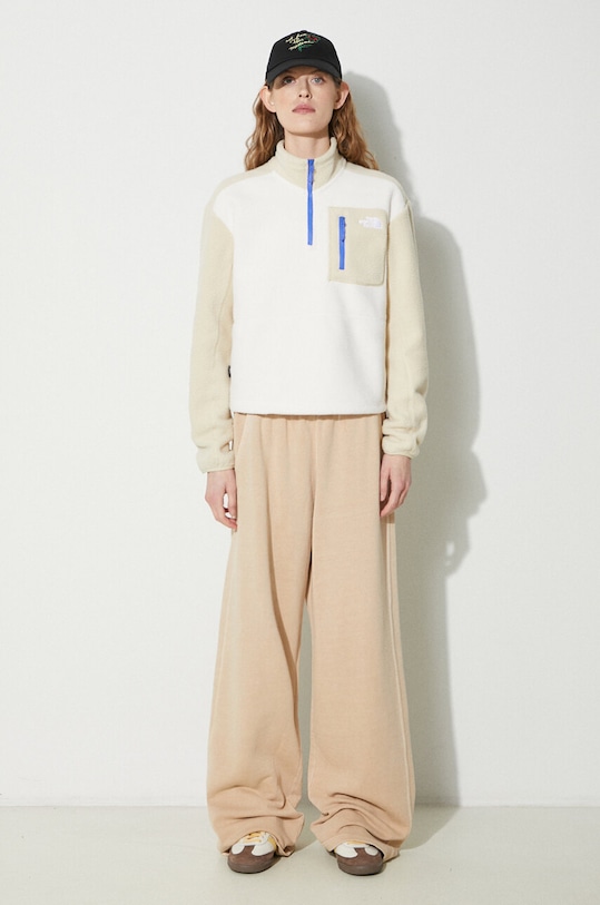 Βαμβακερό παντελόνι adidas Originals Essentials+ IR6017 μπεζ SS24