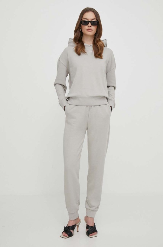 Спортен панталон Calvin Klein K20K206632 сив SS24
