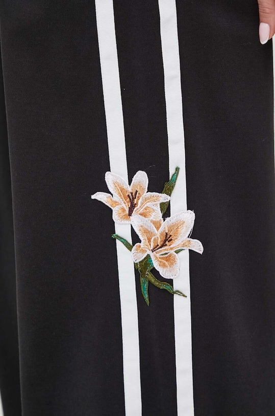 Guess spodnie dresowe ZOEY czarny V4GB03.KC5R0