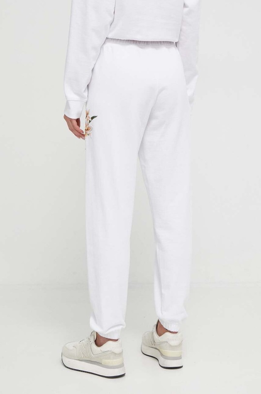 Odzież Guess spodnie dresowe bawełniane ZOEY V4GB04.KC6V1 biały