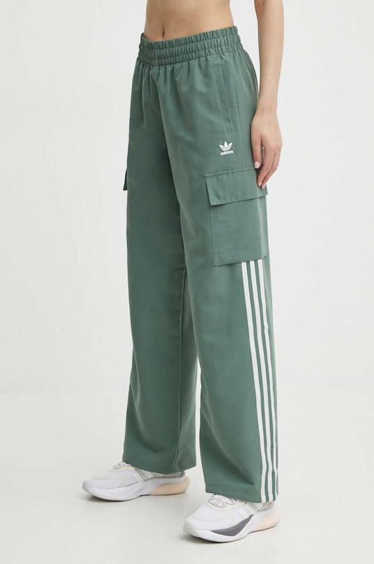 Tepláky adidas Originals látka zelená IZ0716