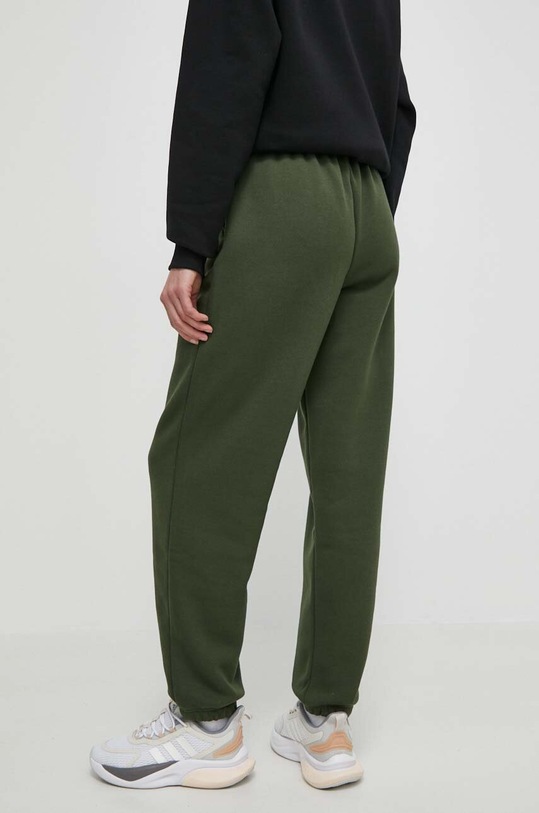 Îmbrăcăminte New Balance pantaloni de trening WP33513KOU verde