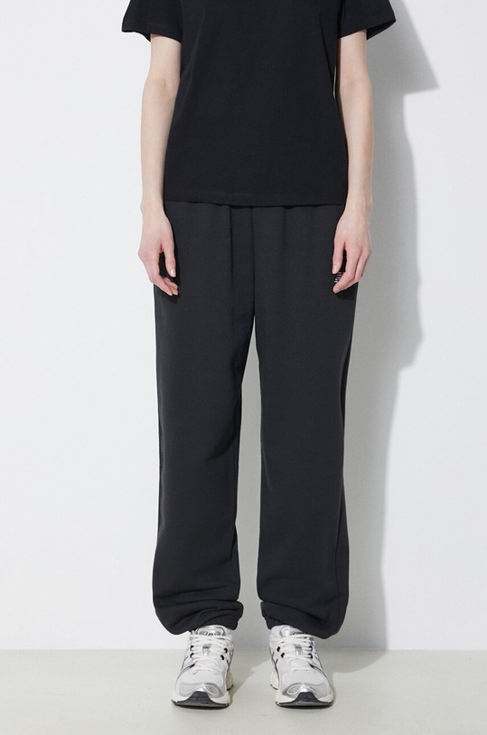 New Balance joggers Sport Essentials plain black WP41500BK