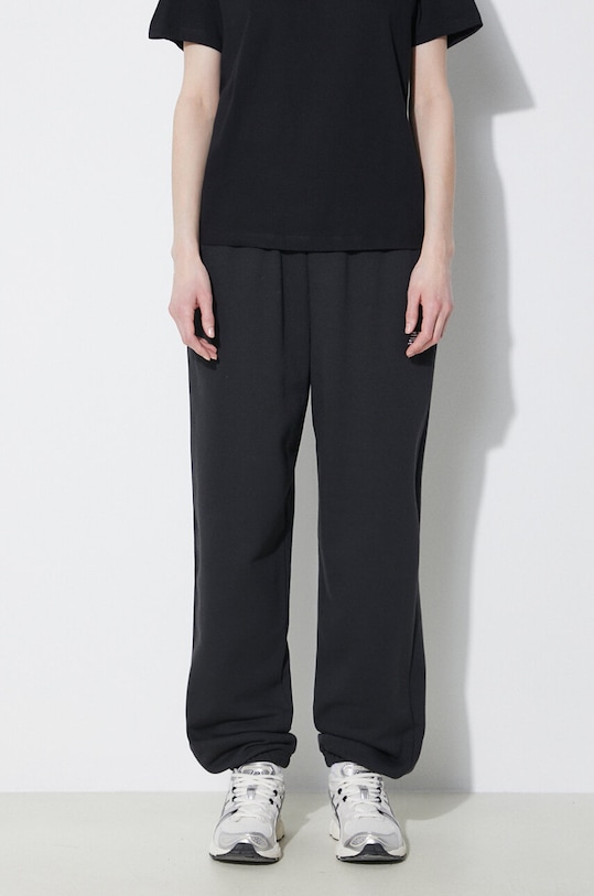 Παντελόνι φόρμας New Balance Sport Essentials απλό μαύρο WP41500BK