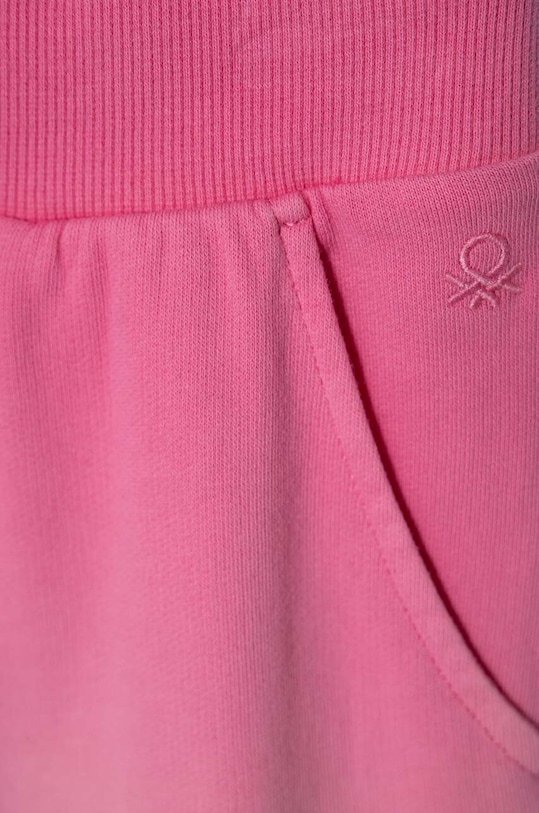 Dziewczynka United Colors of Benetton spodnie dresowe bawełniane dziecięce 3J68CF051.G.Seasonal różowy