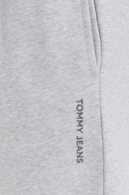 Бавовняні спортивні штани Tommy Jeans сірий DM0DM18378
