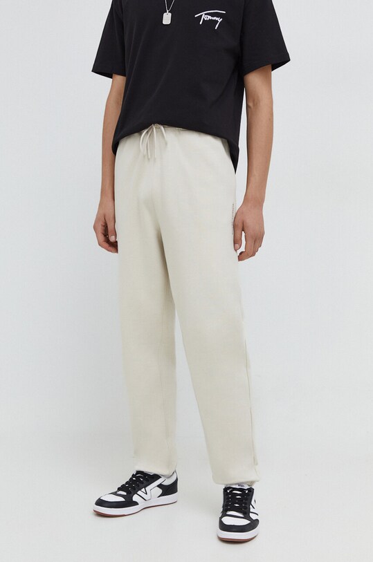 Tommy Jeans pantaloni de trening din bumbac tricotaj bej DM0DM18378