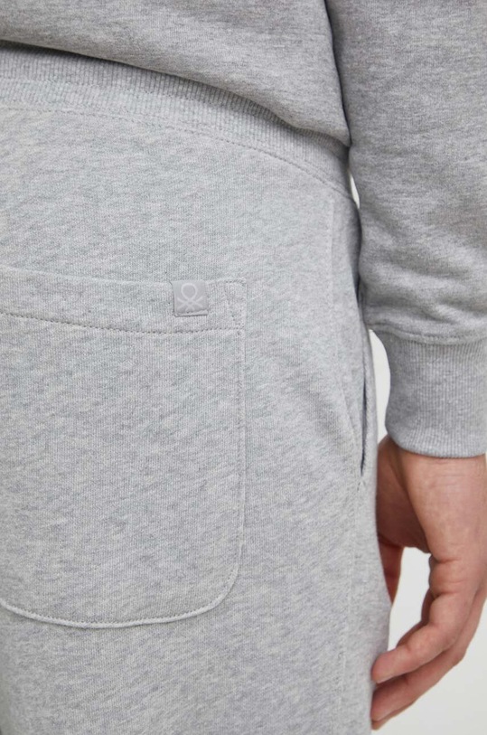 United Colors of Benetton spodnie dresowe bawełniane szary 3J68UF00K
