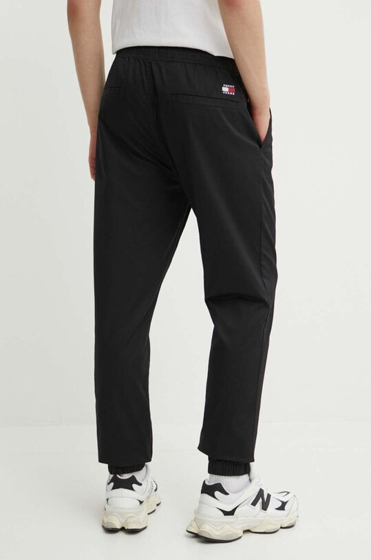 Odzież Tommy Jeans spodnie DM0DM19457 czarny