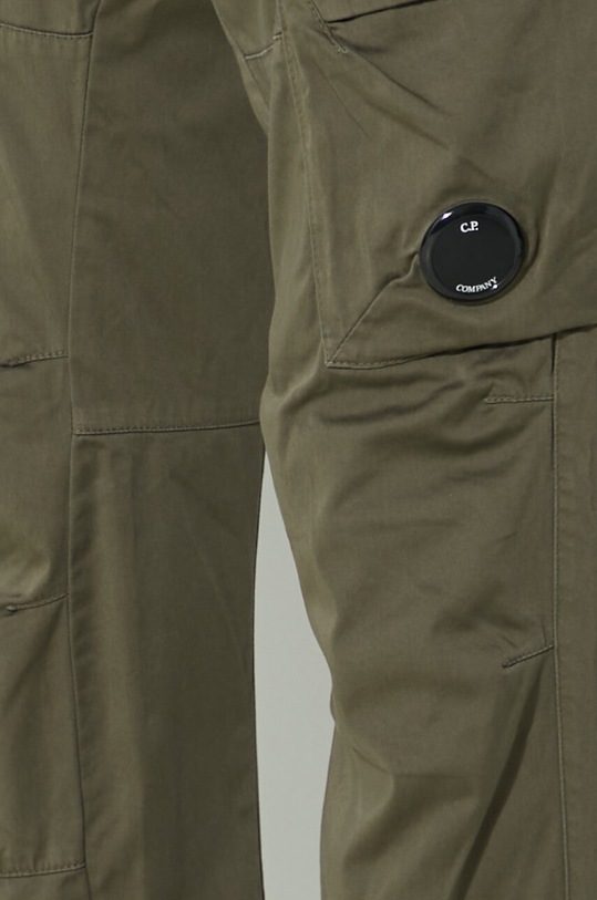 C.P. Company pantaloni Stretch Sateen Ergonomic Cargo 16CMPA063A005694G verde