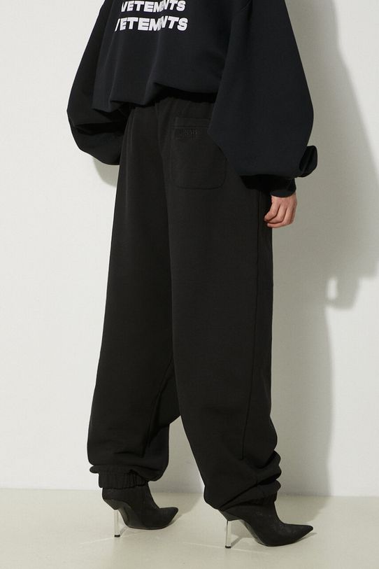 VETEMENTS joggers Embroidered Logo UE64SP400B black