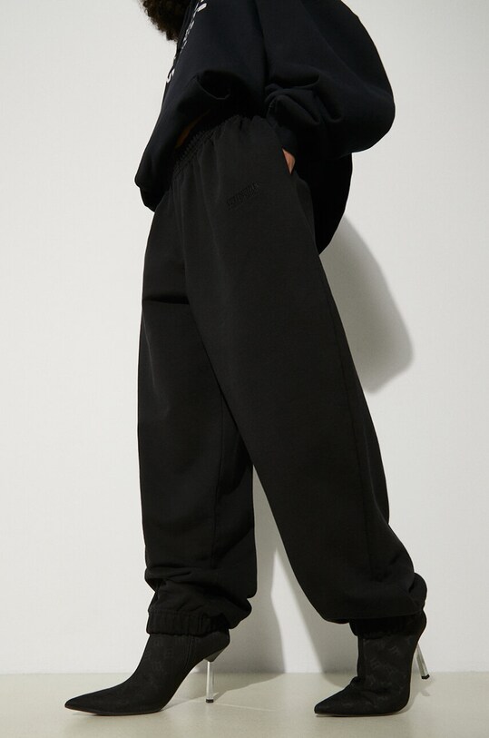 Tepláky VETEMENTS Embroidered Logo UE64SP400B