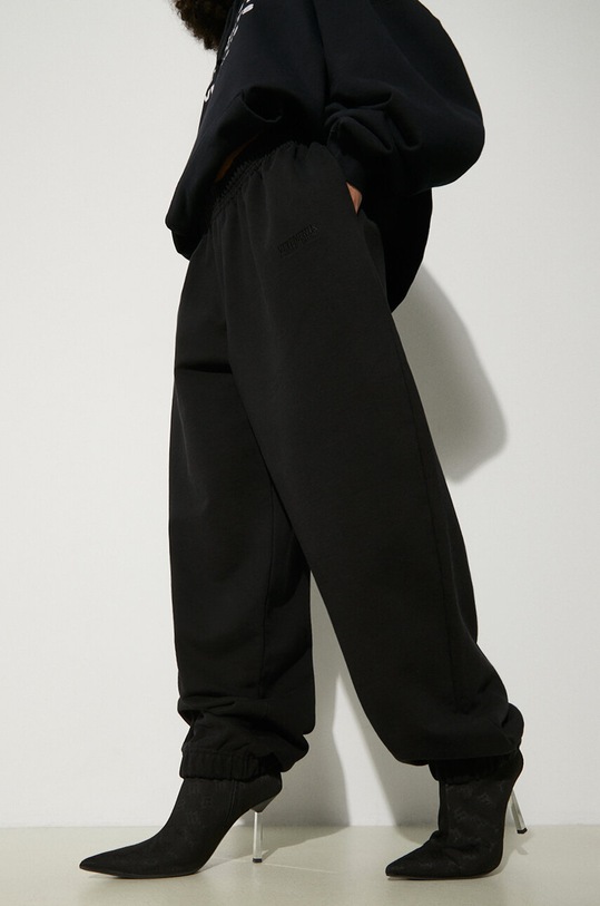 VETEMENTS spodnie dresowe Embroidered Logo UE64SP400B