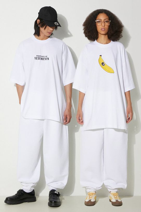 VETEMENTS joggers Embroidered Logo Sweatpants plain white UE64SP600W