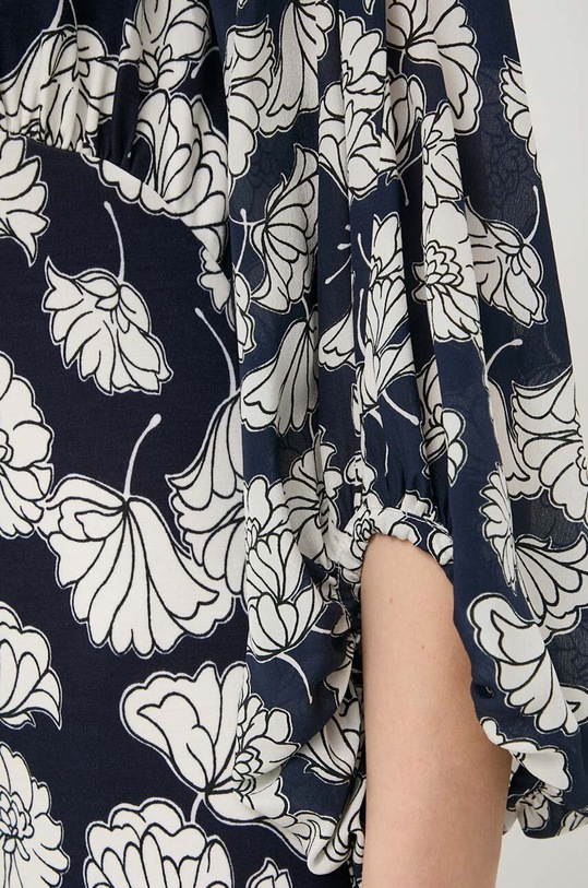 Šaty s příměsí hedvábí Weekend Max Mara 2415621071600 námořnická modř