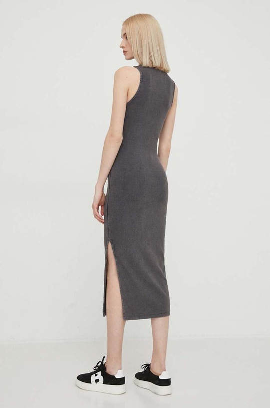 Oblečenie Šaty Calvin Klein Jeans J20J223052 sivá