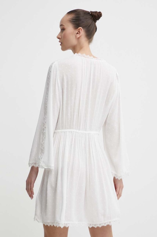 Oblečenie Šaty Superdry W8011671A.71D biela