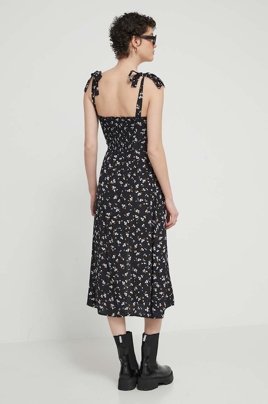 Šaty Tommy Jeans DW0DW17949 černá SS24