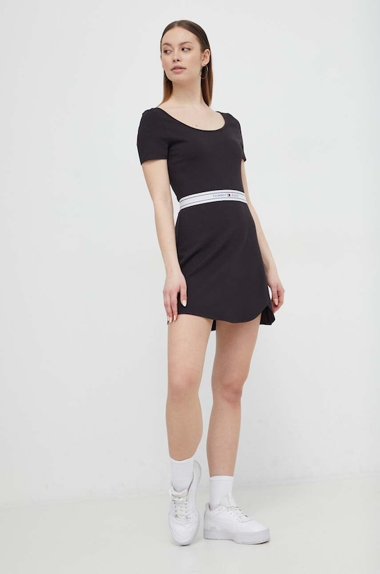 Tommy Jeans sukienka DW0DW17924 czarny SS24