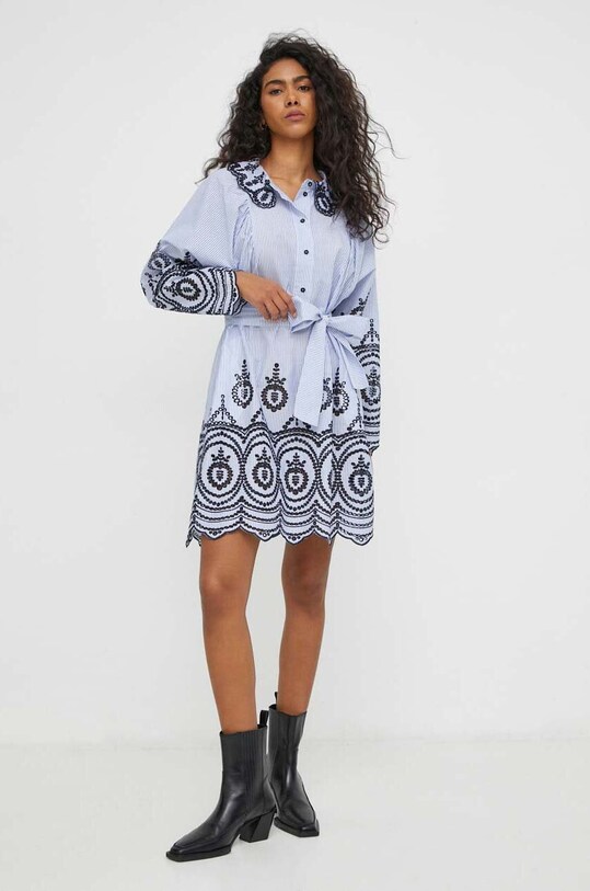 Bavlnené šaty MUNTHE nášivka modrá 1315.24225