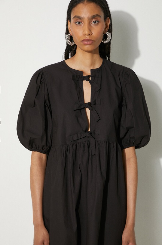 Памучна рокля GANNI Cotton Poplin Tie String Mini Dress F9005 черен