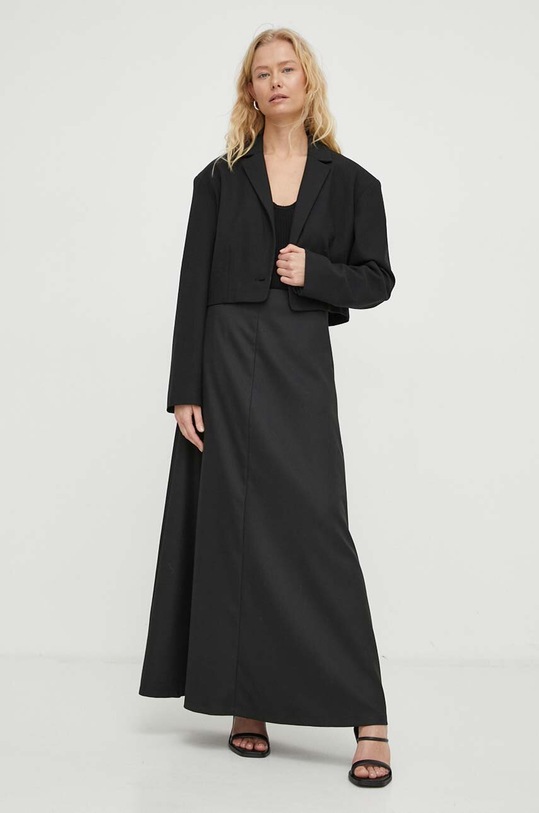 Volnen t-shirt By Malene Birger Q72101004 črna SS24