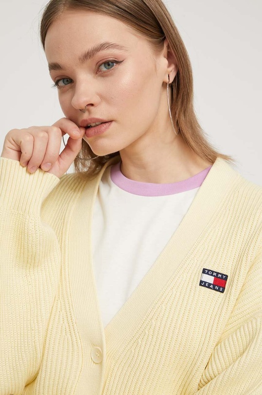 Tommy Jeans kardigan bawełniany aplikacja żółty DW0DW17253