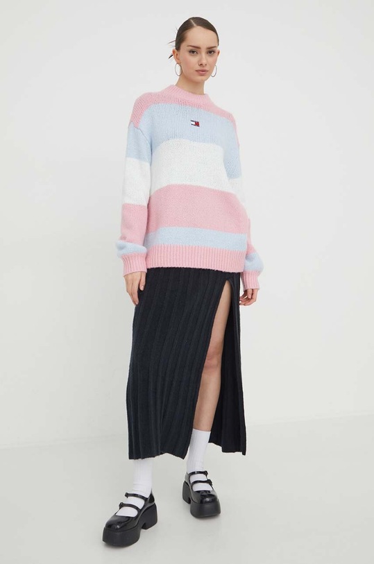 Tommy Jeans sweter z domieszką wełny DW0DW17495 różowy SS24