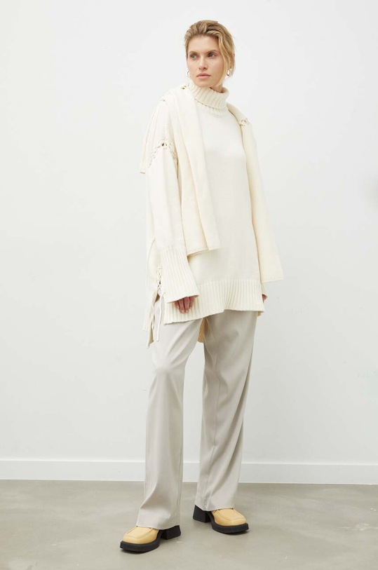 Gestuz sweter 10908740 beżowy SS24