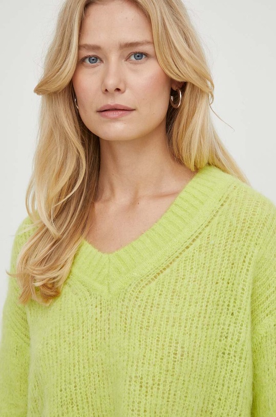 American Vintage sweter wełniany PULL ML COL V BYM18AE24 zielony