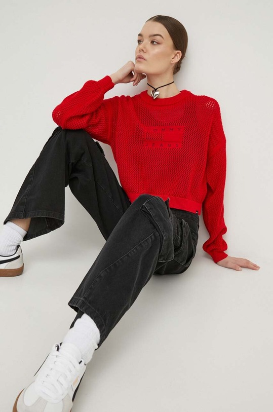 Bavlněný svetr Tommy Jeans kulatý červená DW0DW17755