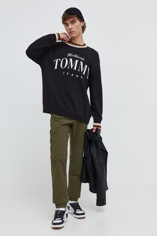 Bavlněný svetr Tommy Jeans DM0DM18365 černá SS24