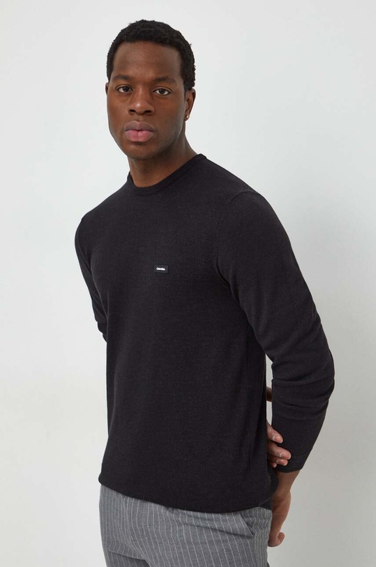 Calvin Klein sweter z domieszką jedwabiu pozostałe czarny K10K112742