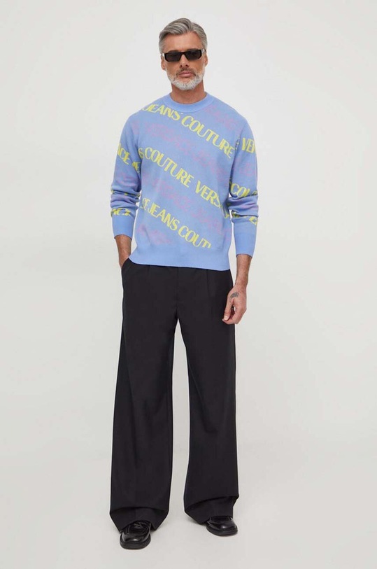 Versace Jeans Couture sweter 76GAFM50.CMN35 niebieski SS24