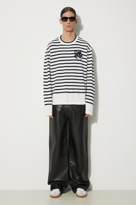 Bavlněný svetr Maison Kitsuné Fox Head Intarsia Comfort Striped Jumper MM00803KT1102 námořnická modř SS24