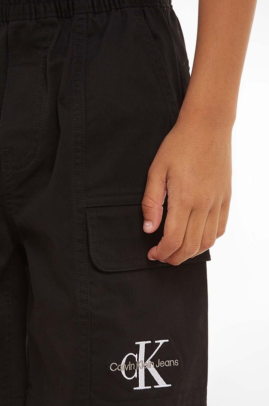 Dětské kraťasy Calvin Klein Jeans IB0IB02057.PPYH černá