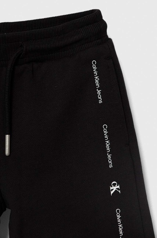 Αγορίστικα Παιδικό βαμβακερό σορτς Calvin Klein Jeans IB0IB02061.104.116.PPYH μαύρο