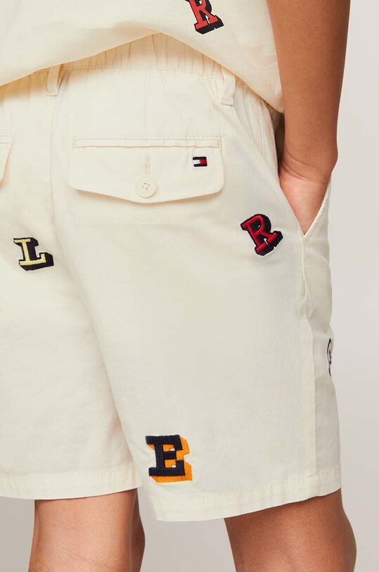 Παιδικό σορτς Tommy Hilfiger μπεζ KB0KB08840.128.176.PPYH