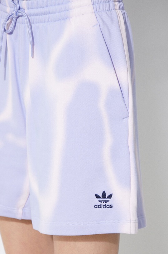 Βαμβακερό σορτσάκι adidas Originals IS2491 μωβ