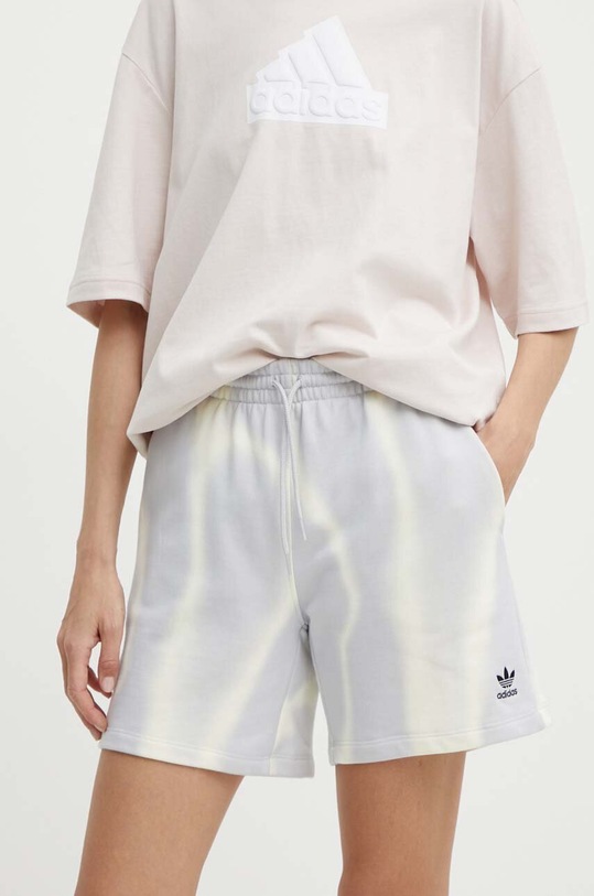 Βαμβακερό σορτσάκι adidas Originals ψηλή γκρί IU2484