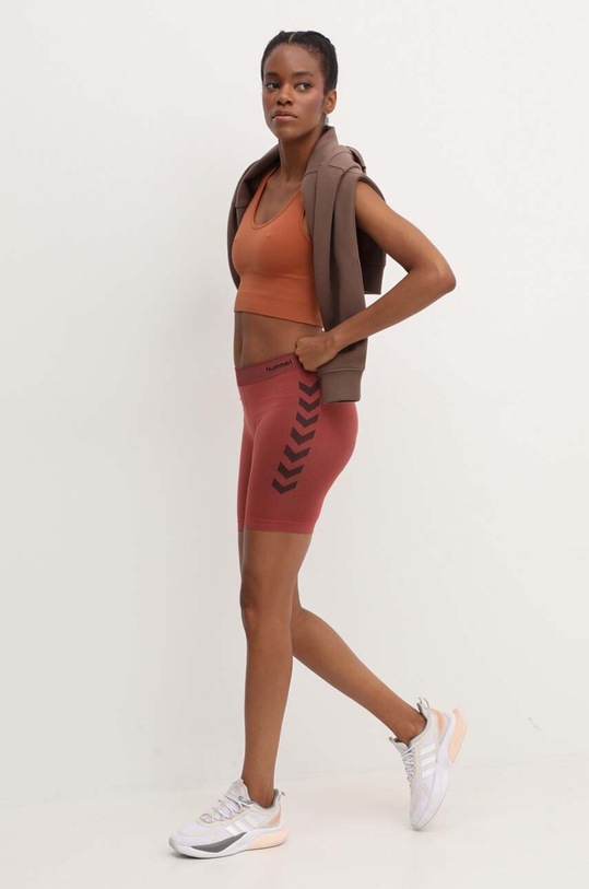 Hummel pantaloni scurți de antrenament First Seamless 212556 rosu SS24